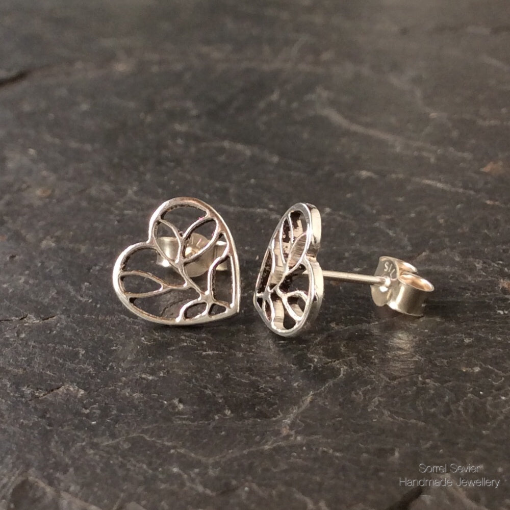Filigree Leaf Pattern Heart Shape Sterling Silver Stud Earrings