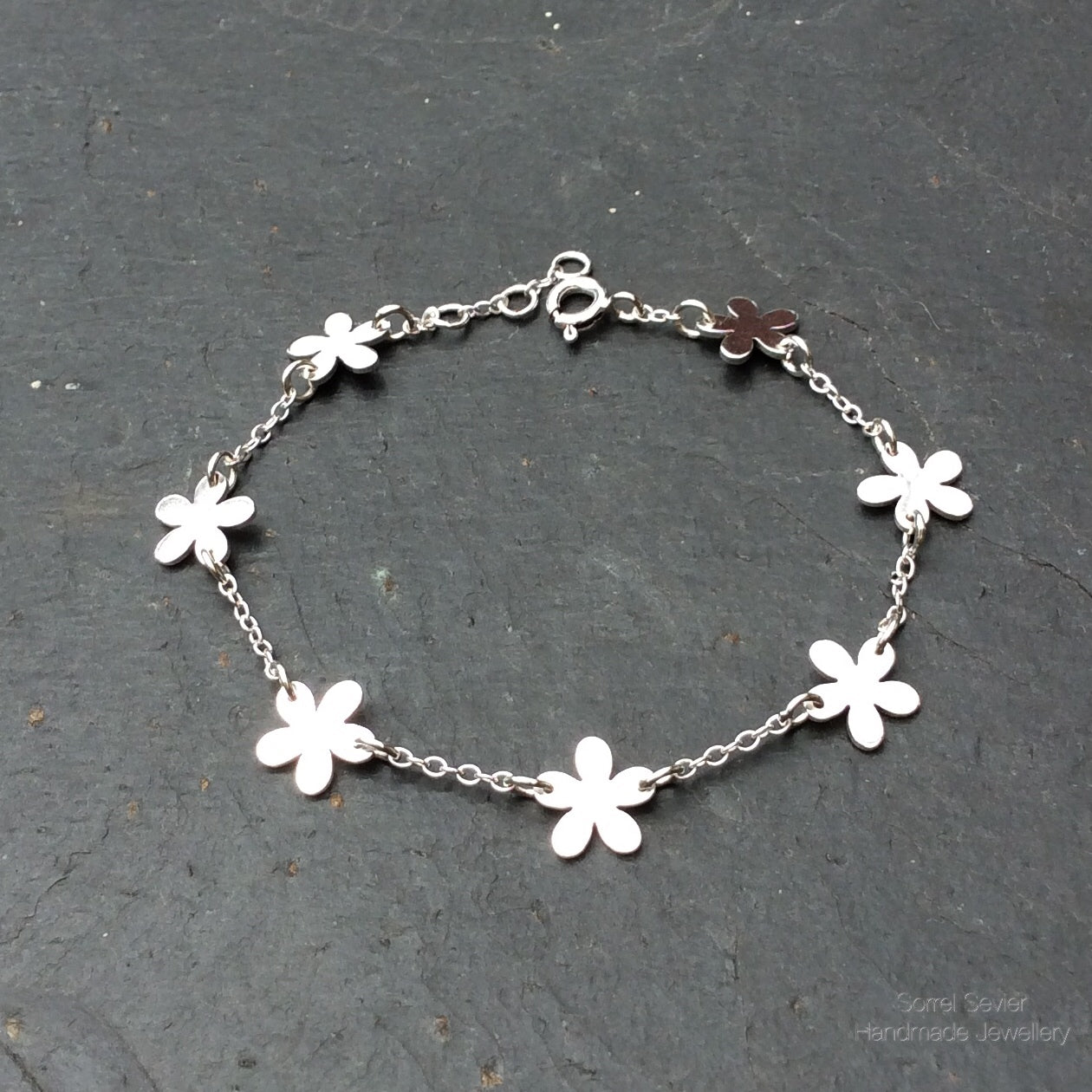Daisy Chain Flower Bracelet