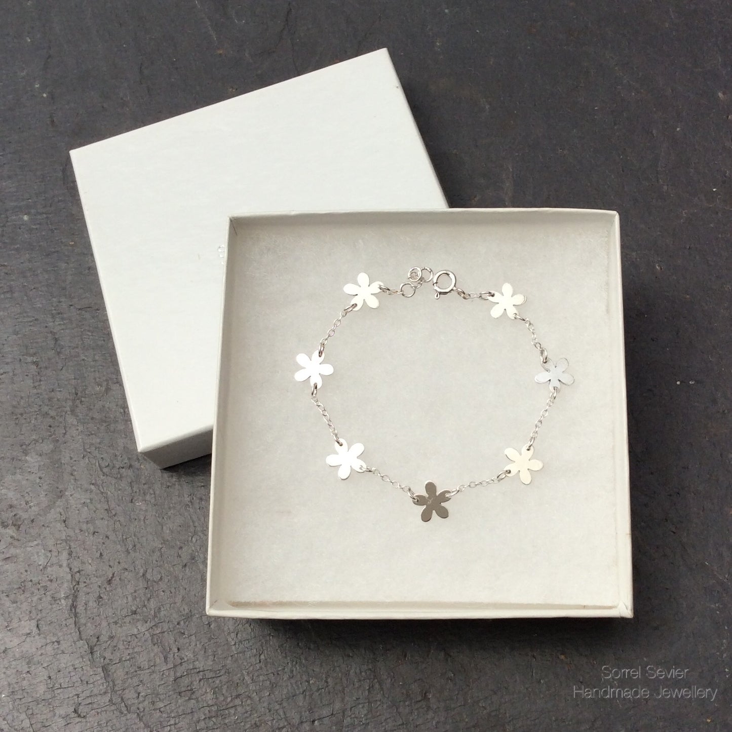 Daisy Chain Flower Bracelet