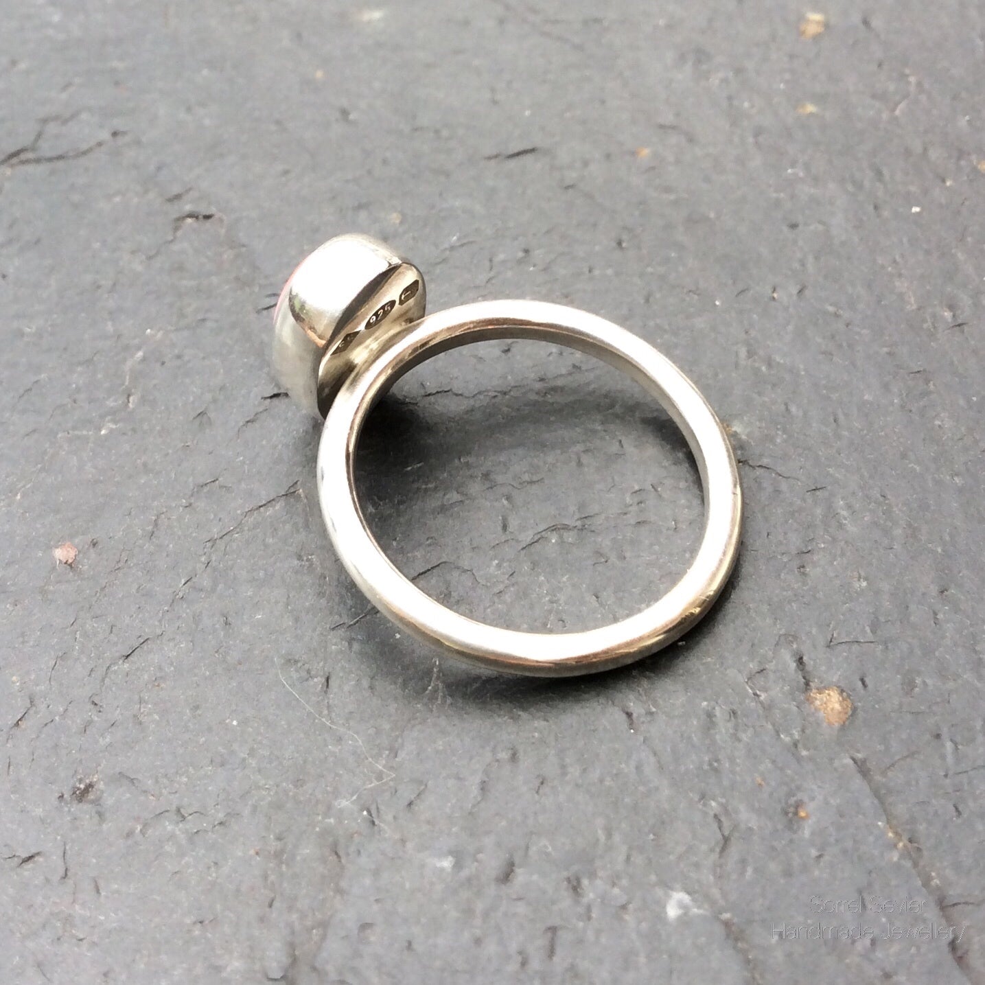 Pink Spinny Oyster Oval Ring