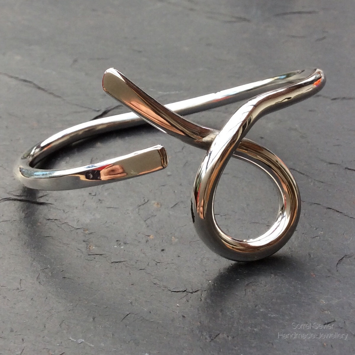 Chunky Loop Planished End Bracelet
