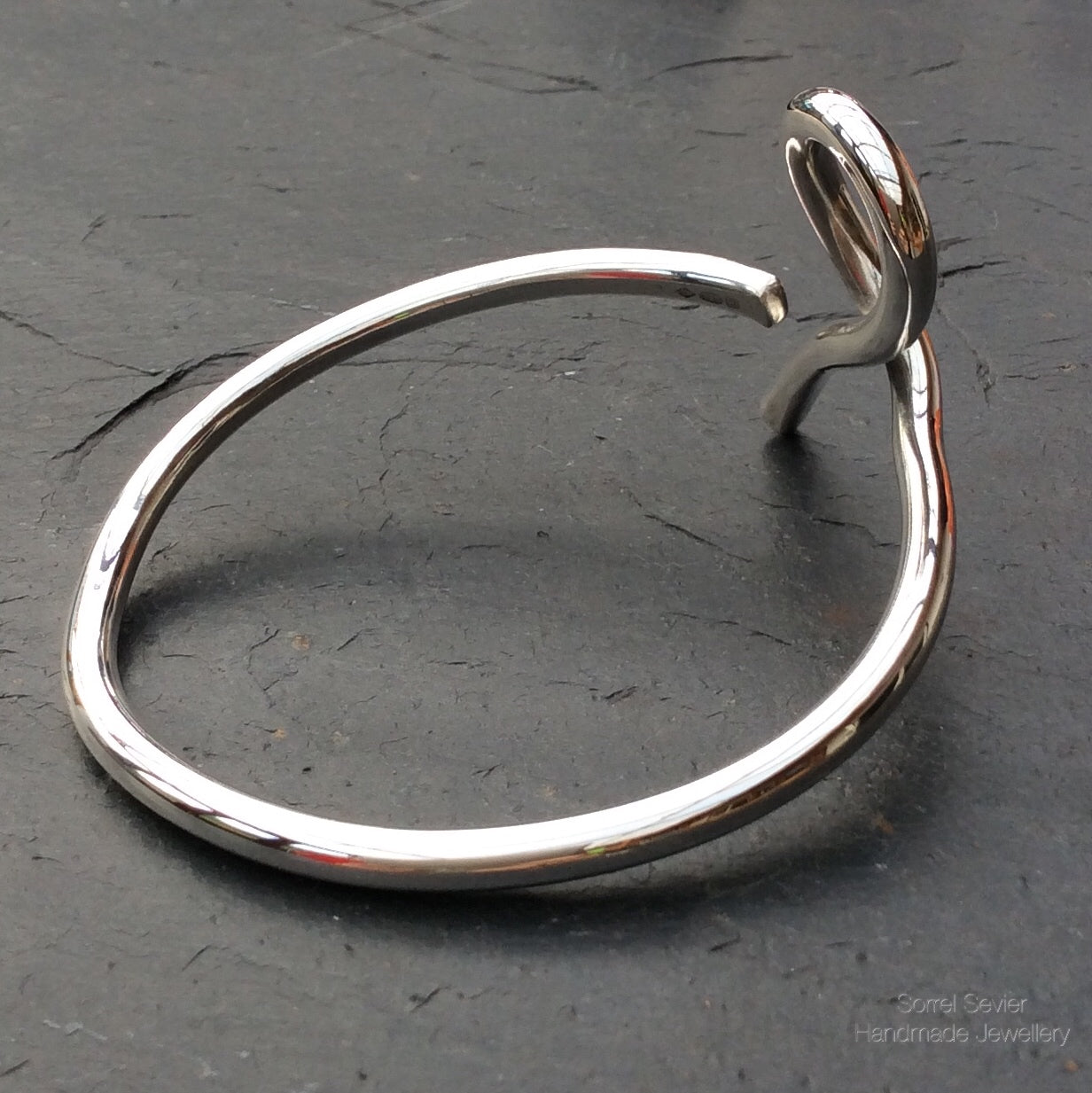 Chunky Loop Planished End Bracelet