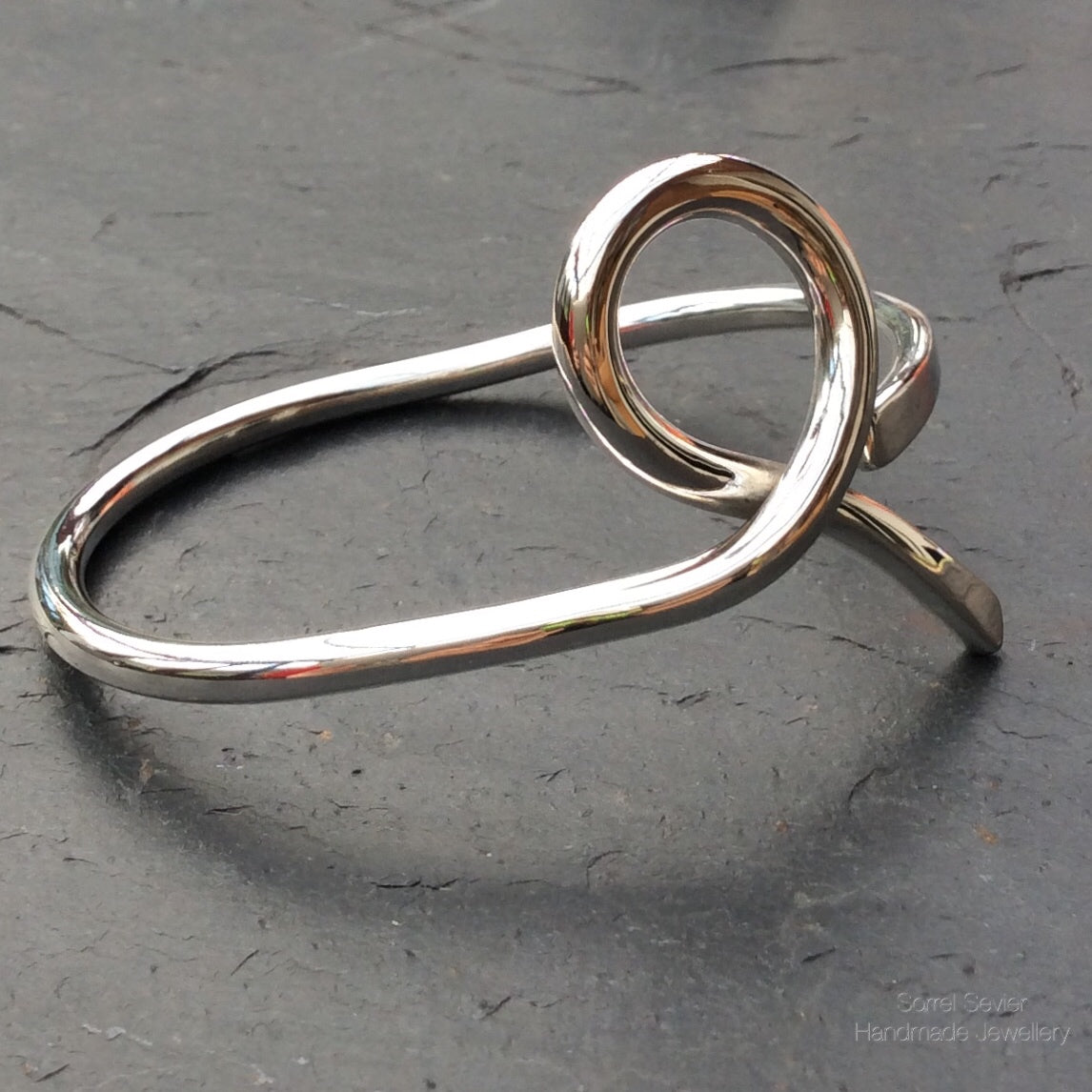 Chunky Loop Planished End Bracelet