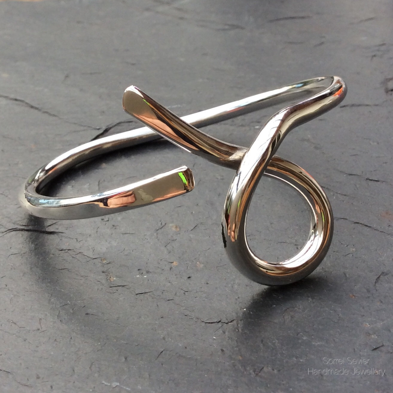Chunky Loop Planished End Bracelet
