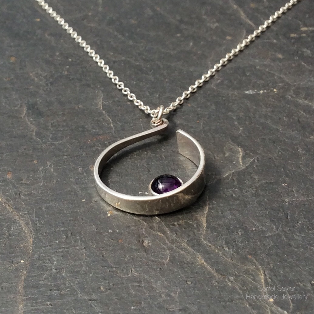 Amethyst Curve ‘Swan’ Pendant