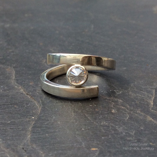 Chunky Overlap Reverse Stone Ring