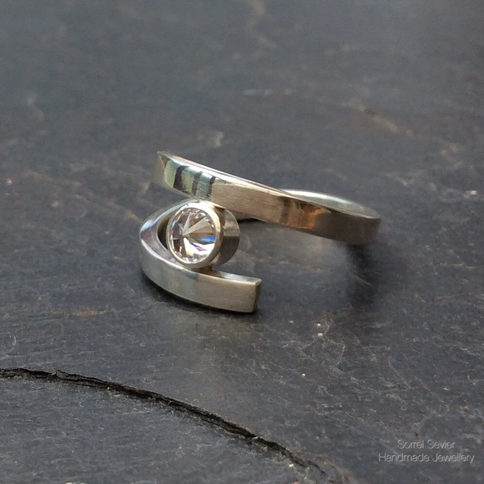 Chunky Overlap Reverse Stone Ring