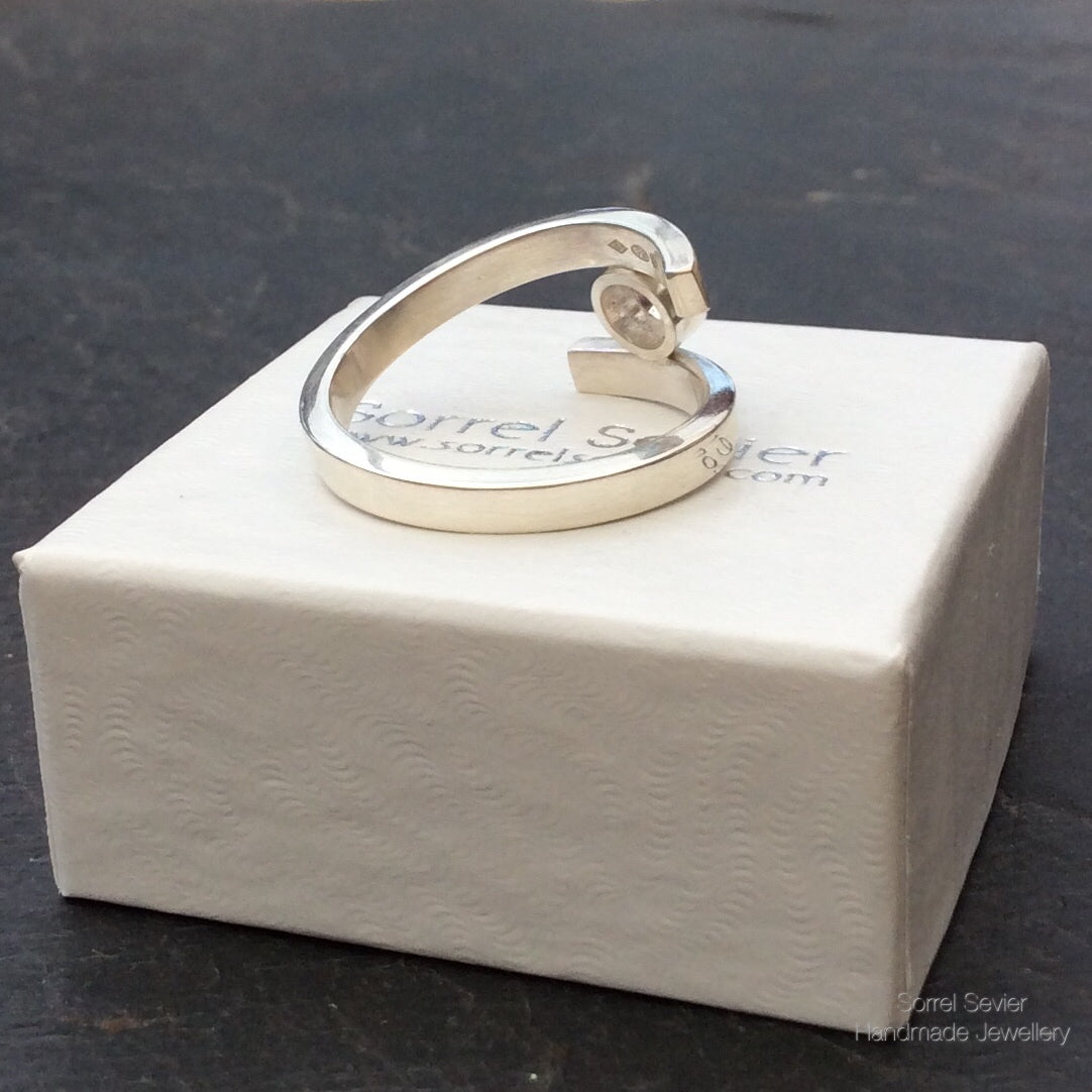 Chunky Overlap Reverse Stone Ring