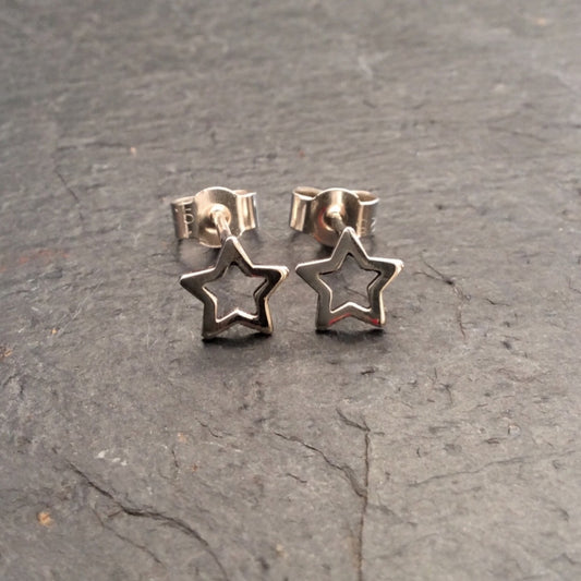 Outline Star Stud Earrings